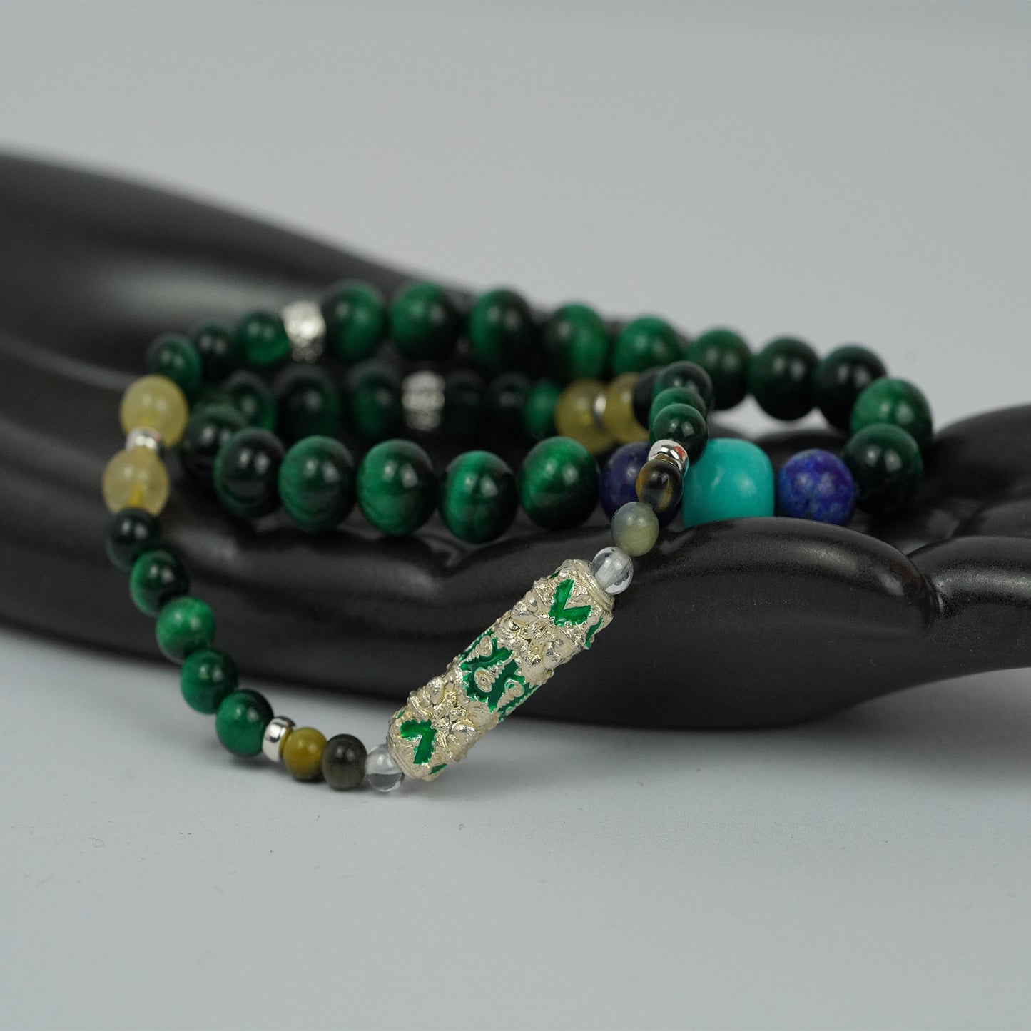collar de piedra energética de ojo de tigre verde con cuentas de lapislázuli: amuleto sagrado para atraer riqueza y energía positiva