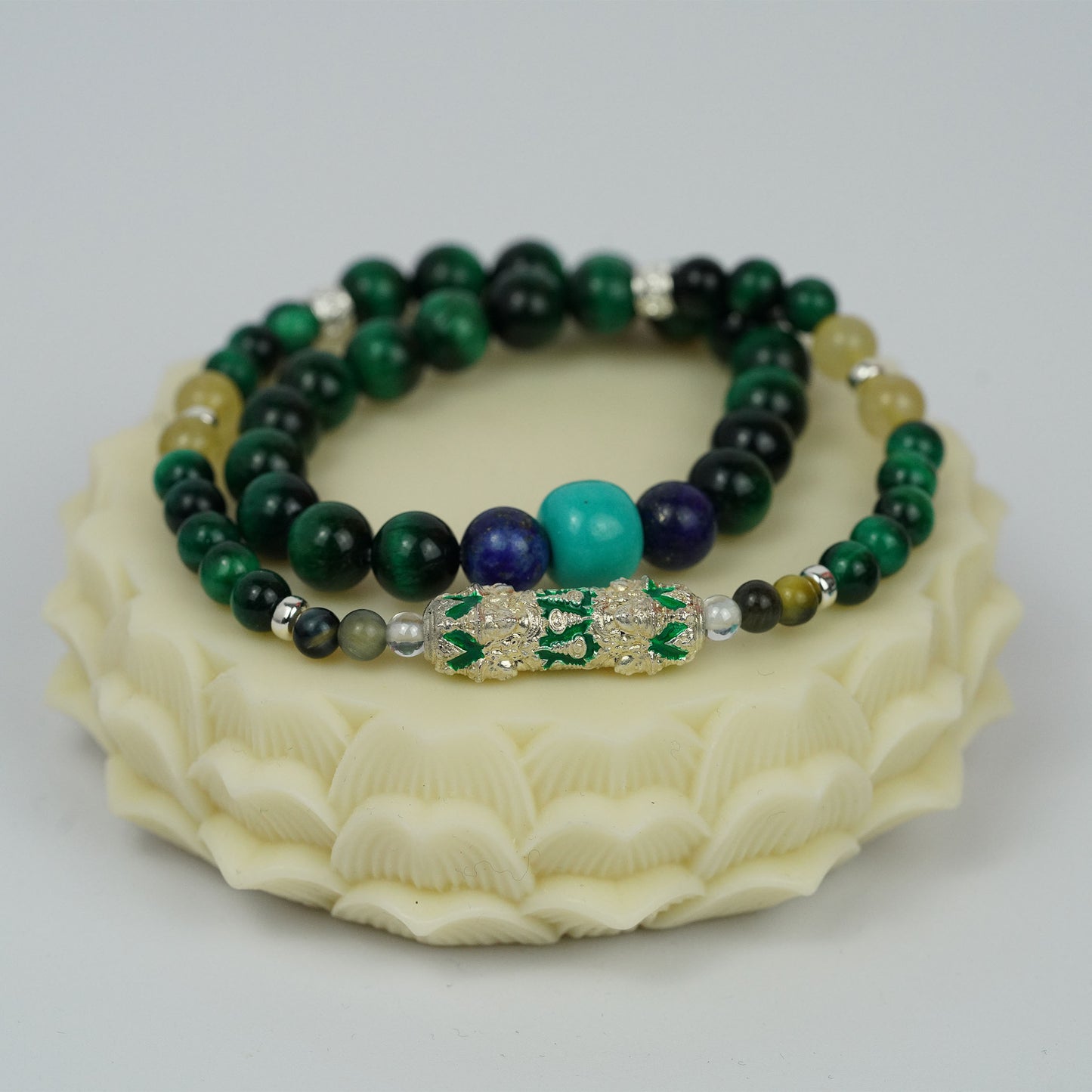collar de piedra energética de ojo de tigre verde con cuentas de lapislázuli: amuleto sagrado para atraer riqueza y energía positiva