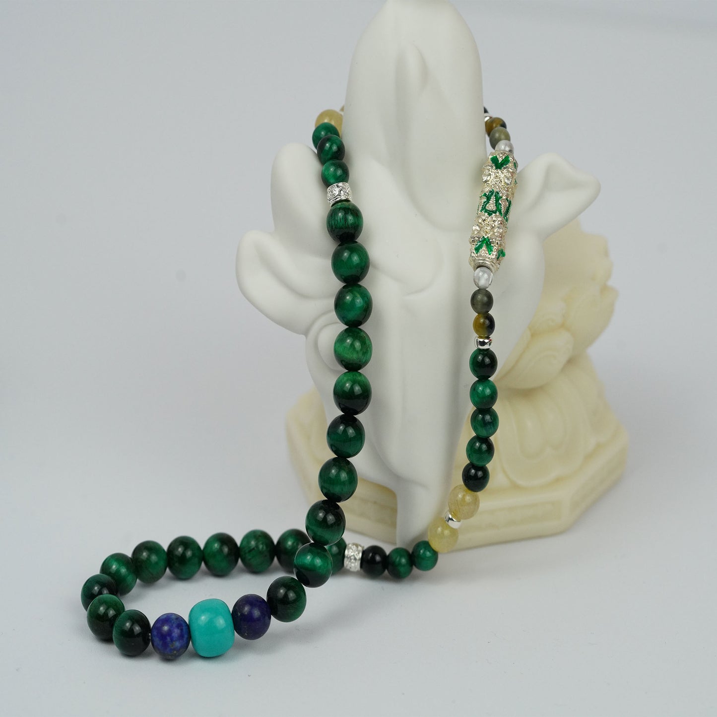 collar de piedra energética de ojo de tigre verde con cuentas de lapislázuli: amuleto sagrado para atraer riqueza y energía positiva