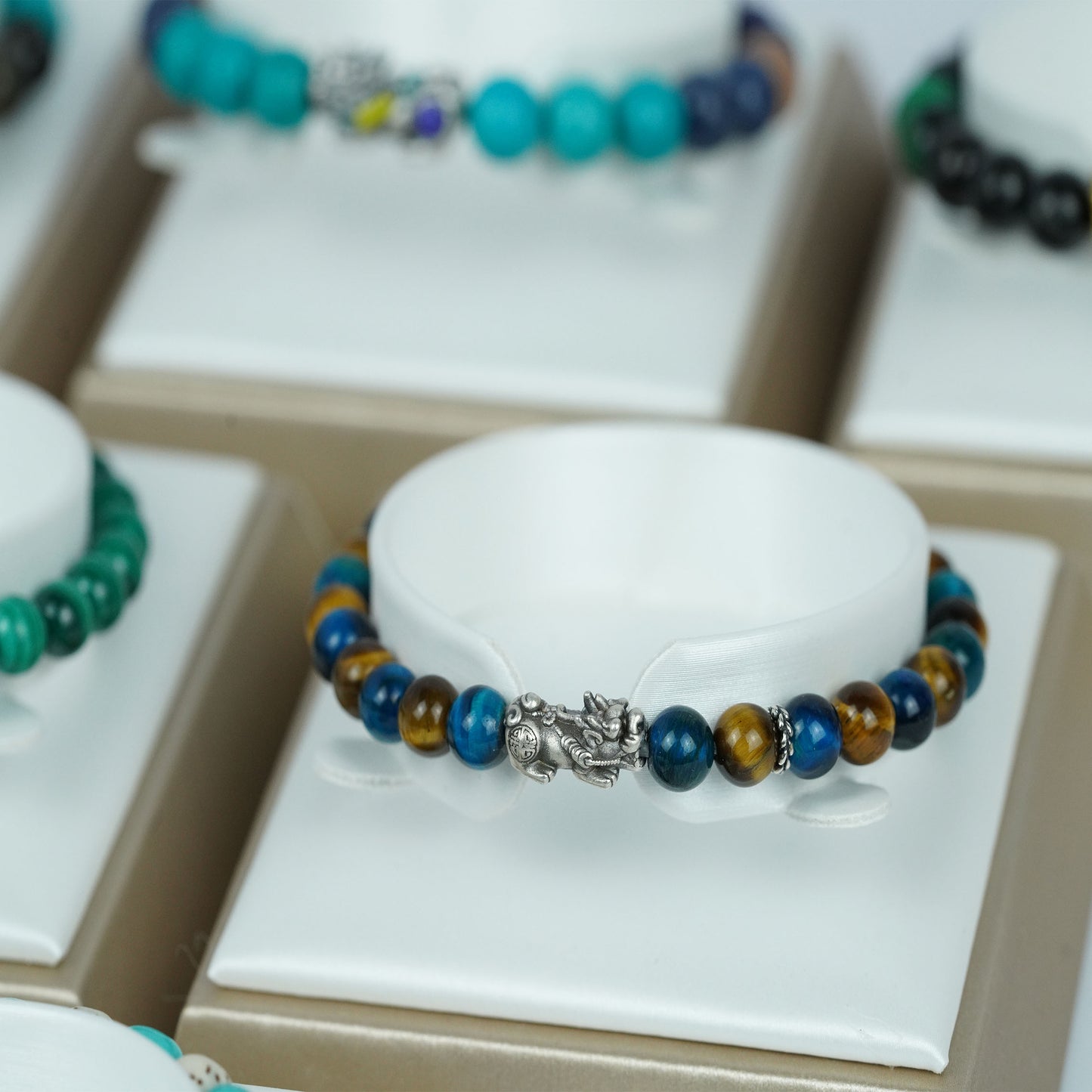 pulsera de lujo con pixiu y ojo de tigre, amuleto guardián para el éxito