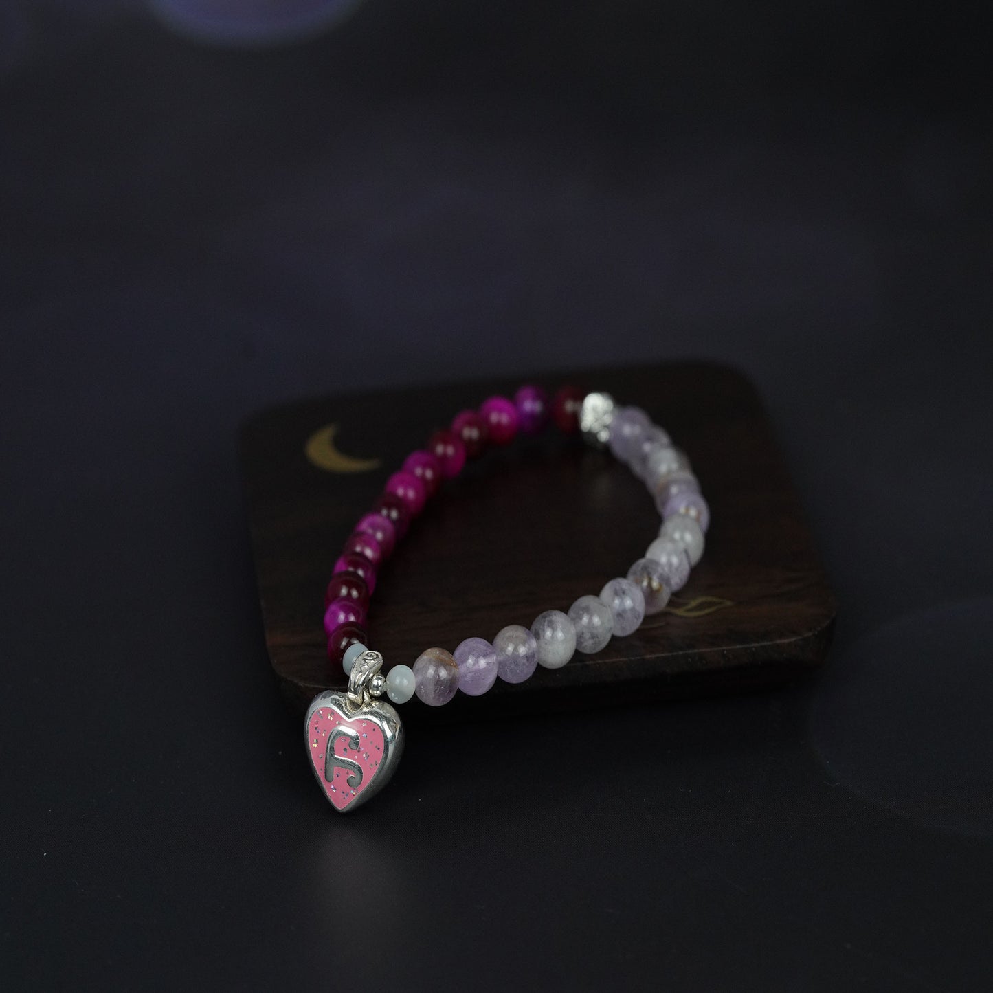 pulsera de ojo de tigre rosa con símbolo real π: amuleto de sanación espiritual para carisma y energía de liderazgo