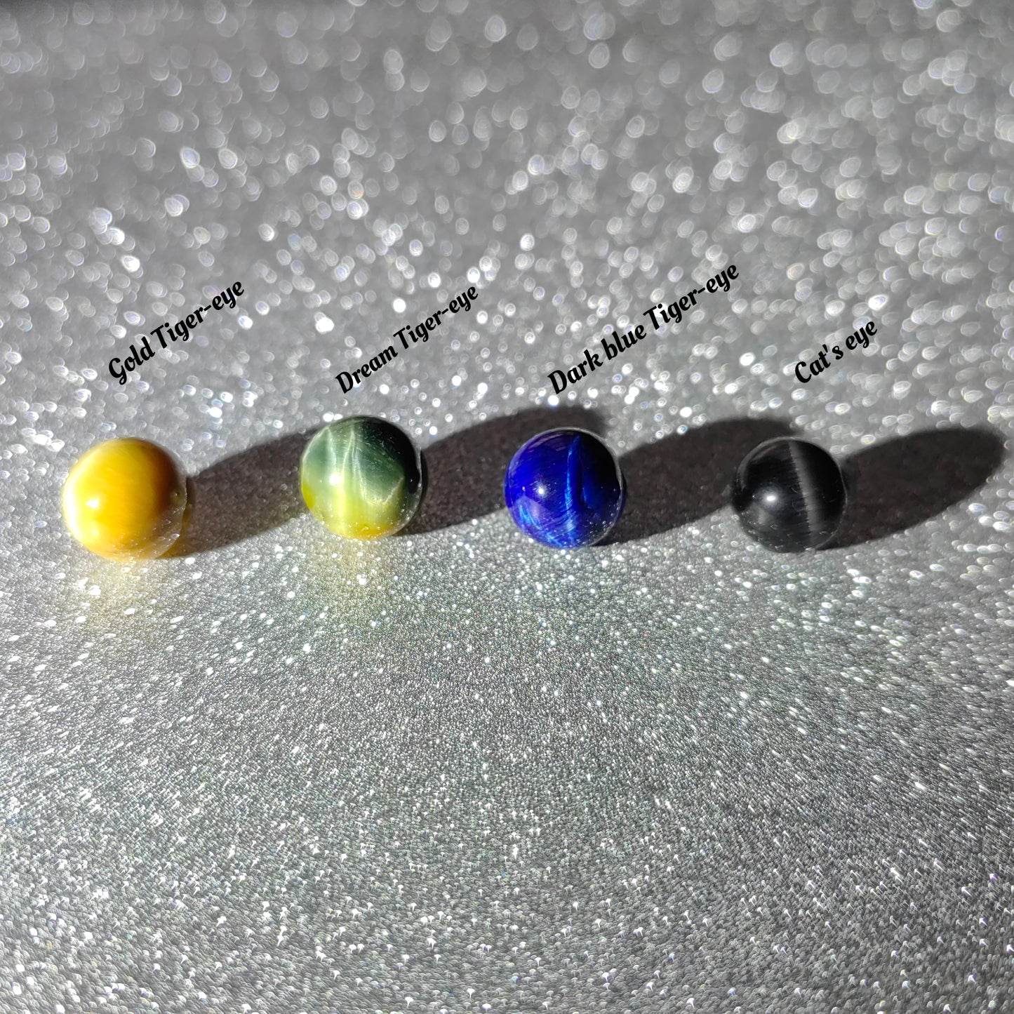 pulsera energética de ojo de tigre que equilibra los chakras, de latón esmaltado y diseño de múltiples piedras preciosas para mayor coraje y vitalidad