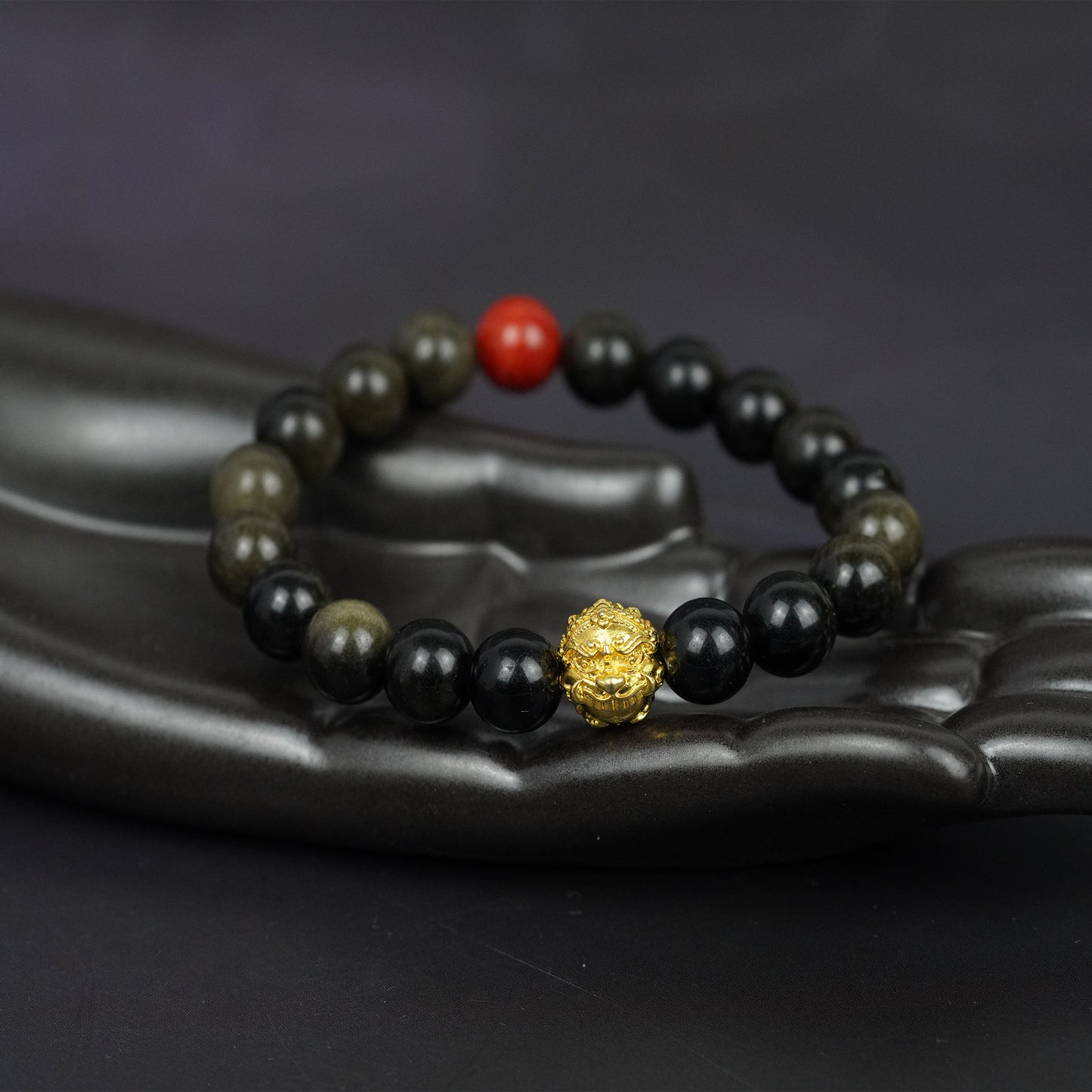 collar unisex de energía del miércoles negro: talismán tribal lahu con obsidiana con brillo dorado