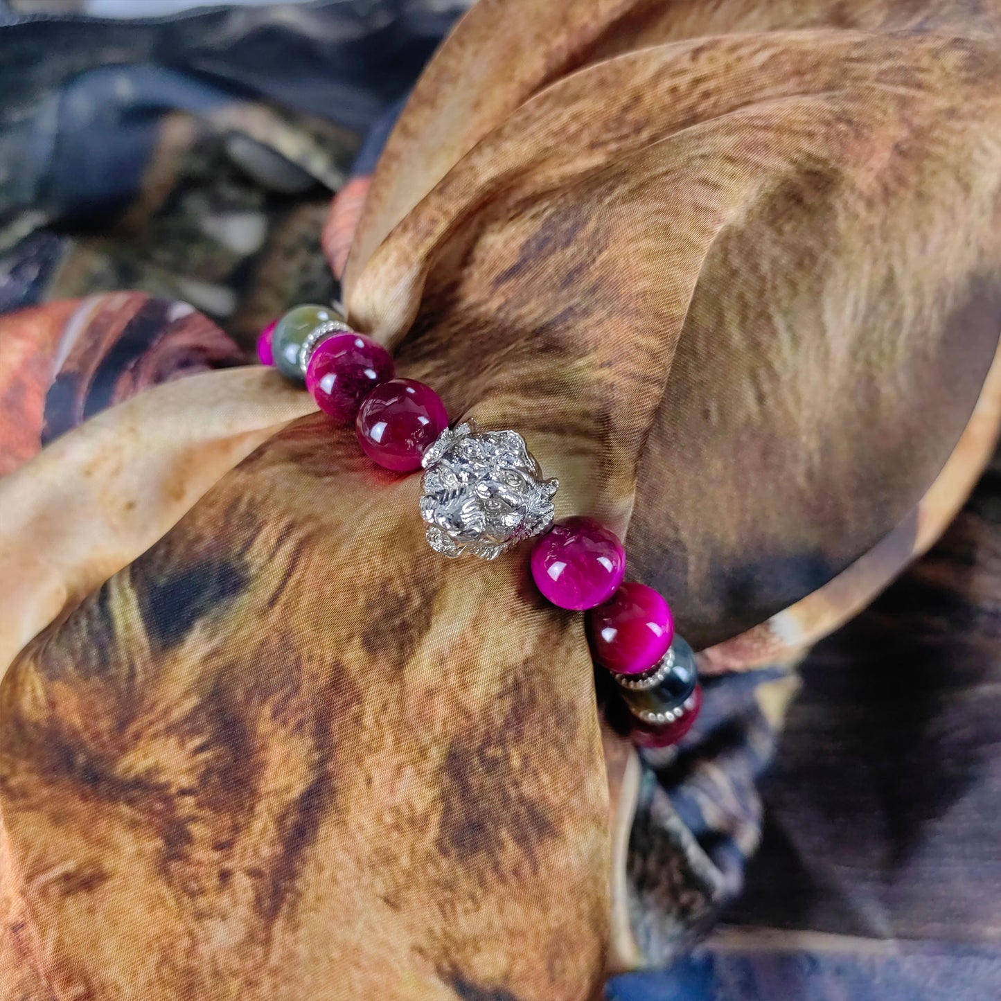 pulsera de energía de cinco ojos de cuarzo rosa encantado: esmalte de nueve metales y piedra de ojo de tigre para protección espiritual y amor