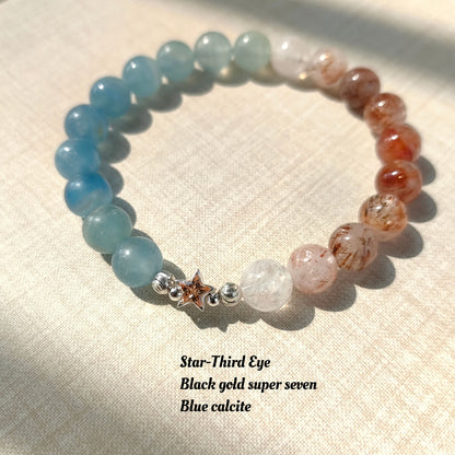 Pulsera de tercer ojo estelar: joyería energética de cristal de calcita azul y oro negro Super 7 para el equilibrio de los chakras, el despertar espiritual y los accesorios de meditación (estilo bohemio unisex)