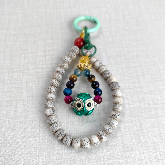 Pulsera de cuentas de búho boho hecha a mano: bodhi natural que simboliza la energía vital y la positividad
